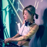 汽車dj音樂美女熱舞